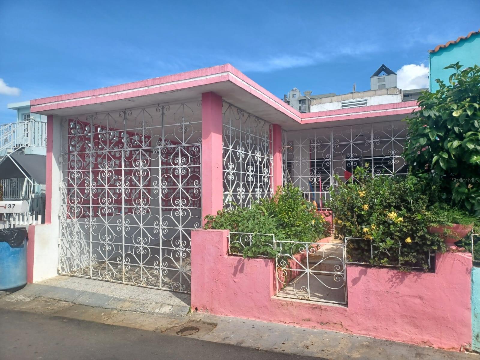 4TH STREET ALTURAS DE BAYAMON, Bayamon, Puerto Rico 00956, 2 Bedrooms Bedrooms, ,1 BathroomBathrooms,Residential,For Sale,ALTURAS DE BAYAMON,PR9103974