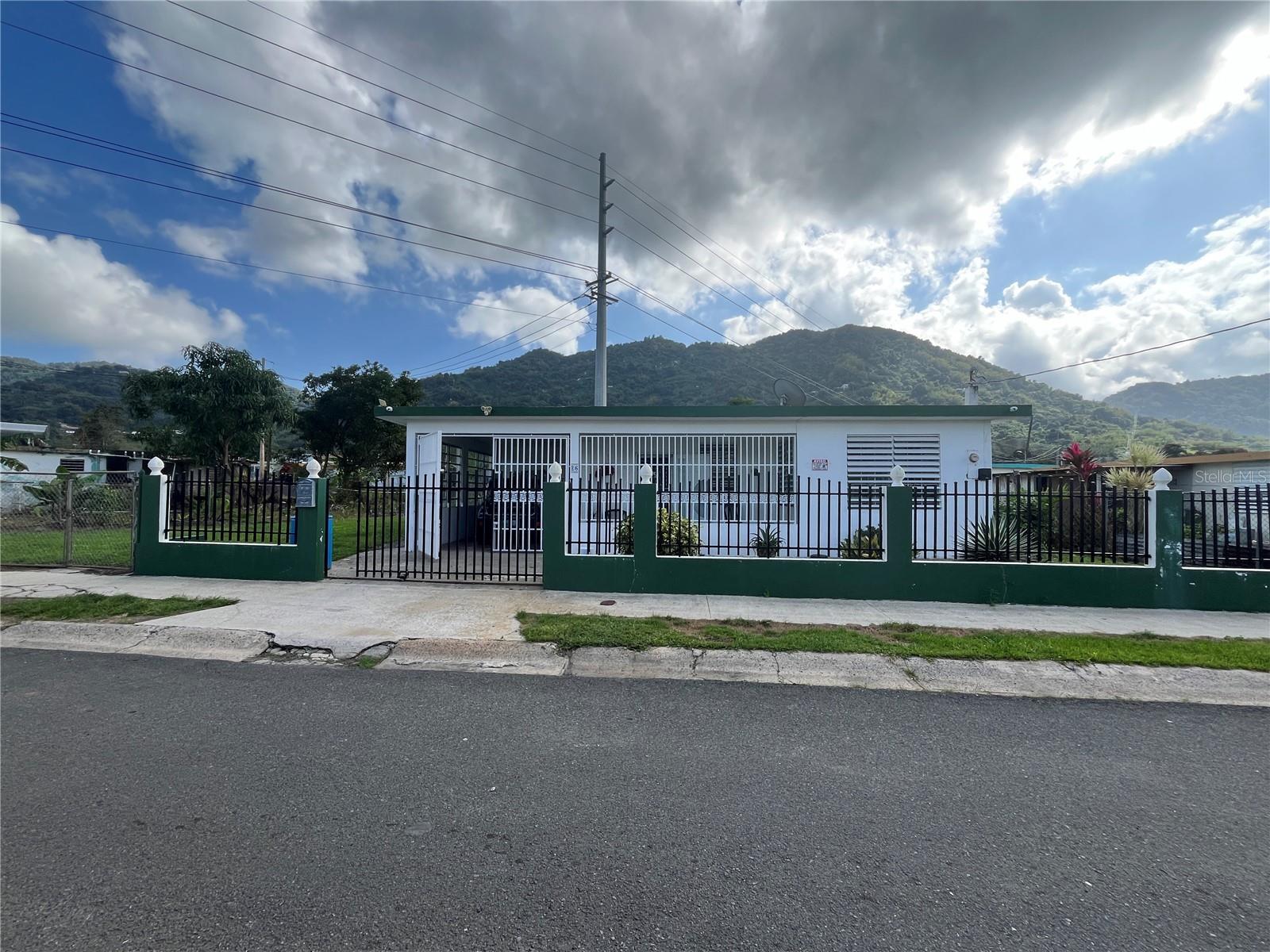 Urb. Jaime C Rodriguez CALLE 5 E-6, Yabucoa, Puerto Rico 00767, 3 Bedrooms Bedrooms, ,2 BathroomsBathrooms,Residential,For Sale,CALLE 5 E-6,PR9104841